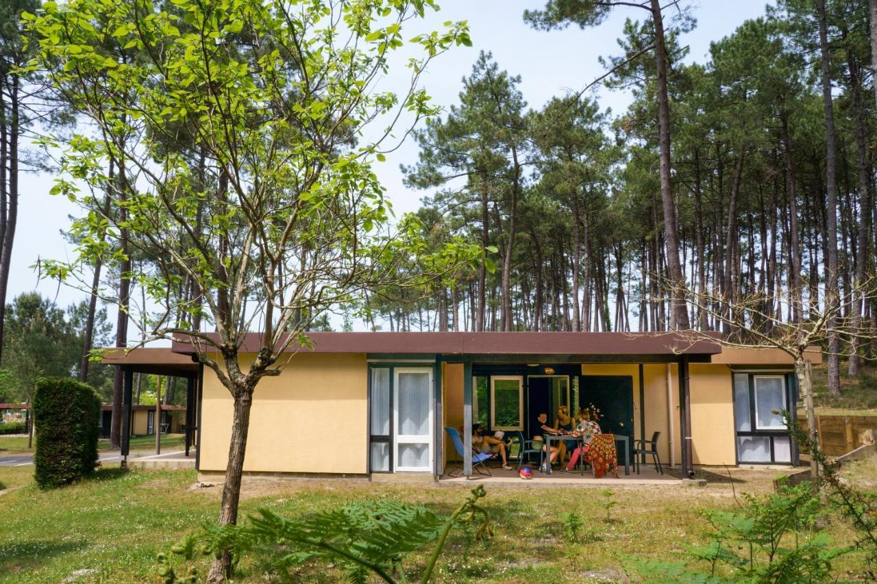 Village Vacances Les Chenes De Léon Exterior foto