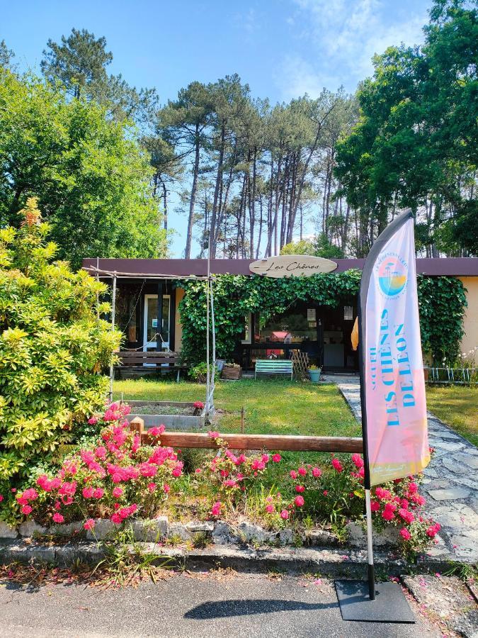 Village Vacances Les Chenes De Léon Exterior foto
